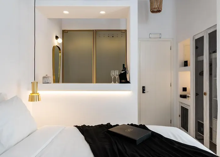 The Townhouse Mykonos فندق